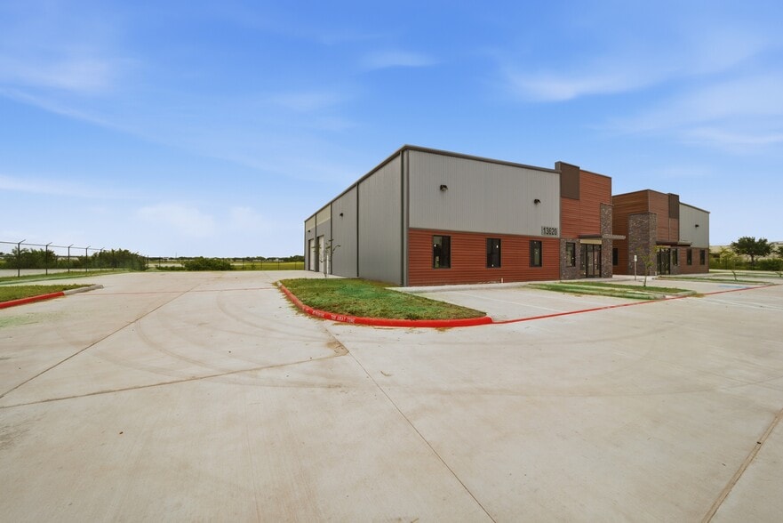 More Photos Of 13600 S Gessner Rd, Missouri City Warehouse For Sale
