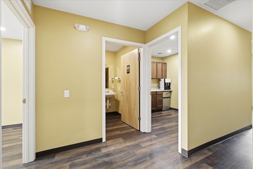 More Photos Of 641 S Prince St, Lancaster Storefront For Sale
