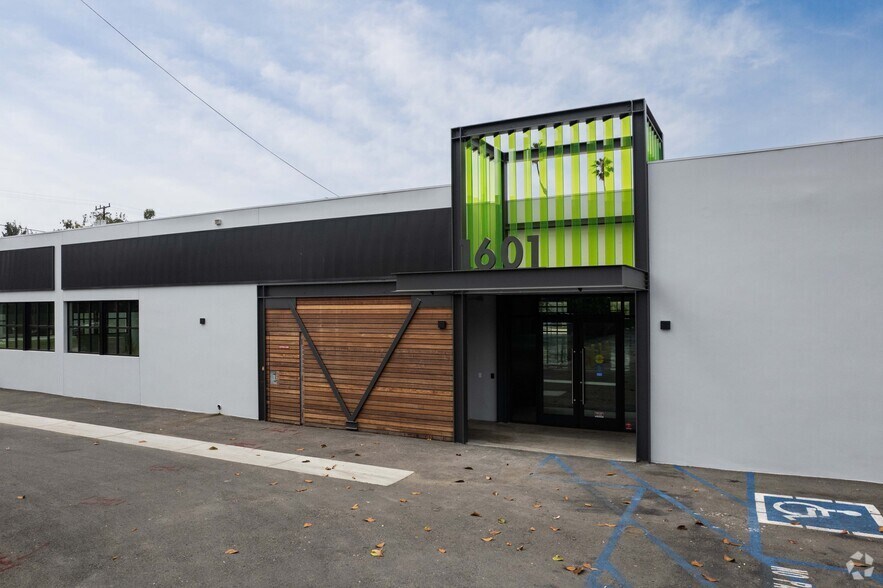 More Photos Of 1601 W Olympic Blvd, Santa Monica Loft Creative Space For Lease