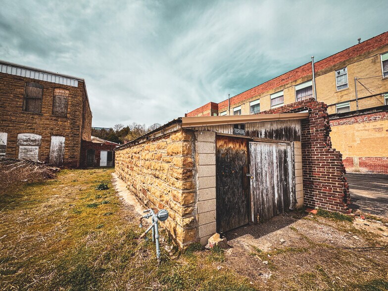 More Photos Of 614 Kihekah Ave, Pawhuska Flex For Sale