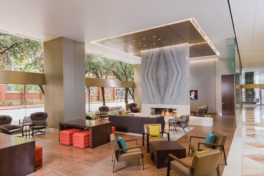 More Photos Of 500 N Akard St, Dallas Office For Lease