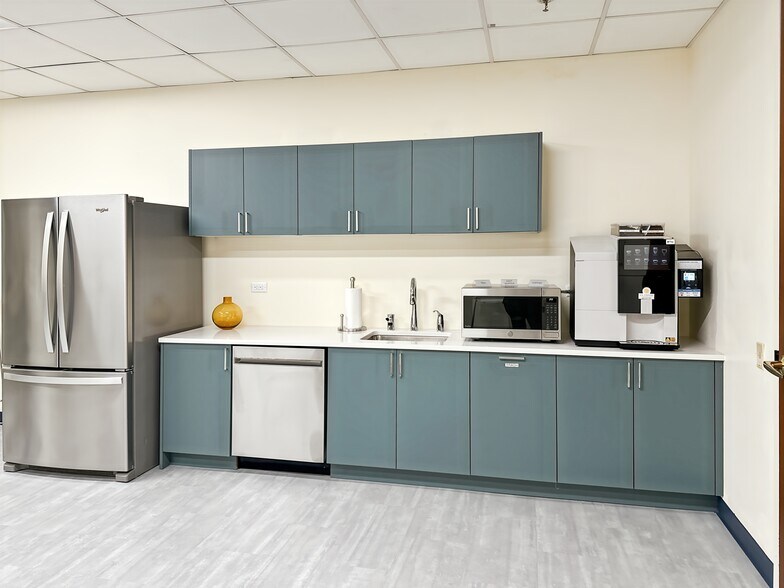 More Photos Of 1 Crossroads Dr, Bedminster Coworking Space