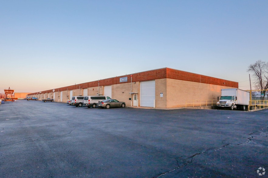 Primary Photo Of 2416-2524 Stanley Ave, Dayton Service For Lease