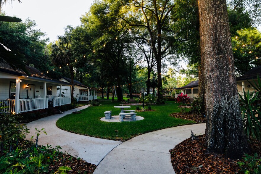 More Photos Of 215 E French Ave, Orange City Hospitality For Sale