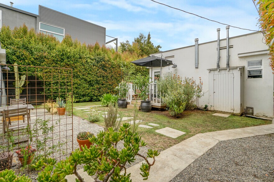 More Photos Of 705 Flower Ave, Venice Apartments For Sale
