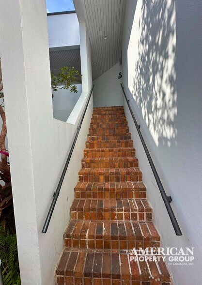 More Photos Of 1266 1st St, Sarasota Medical For Lease