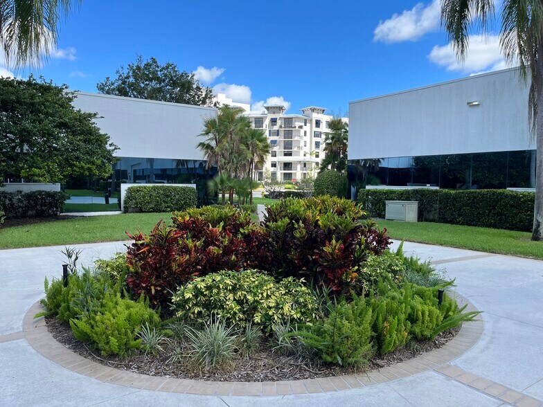 More Photos Of 7800 Peters Rd, Plantation Unknown For Lease