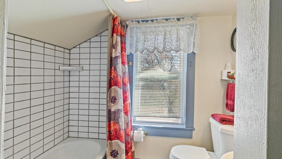 More Photos Of 295 N Main St, Glendale Hospitality For Sale