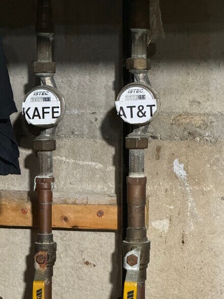 More Photos Of 3827 Bell Blvd, Bayside General Retail For Lease