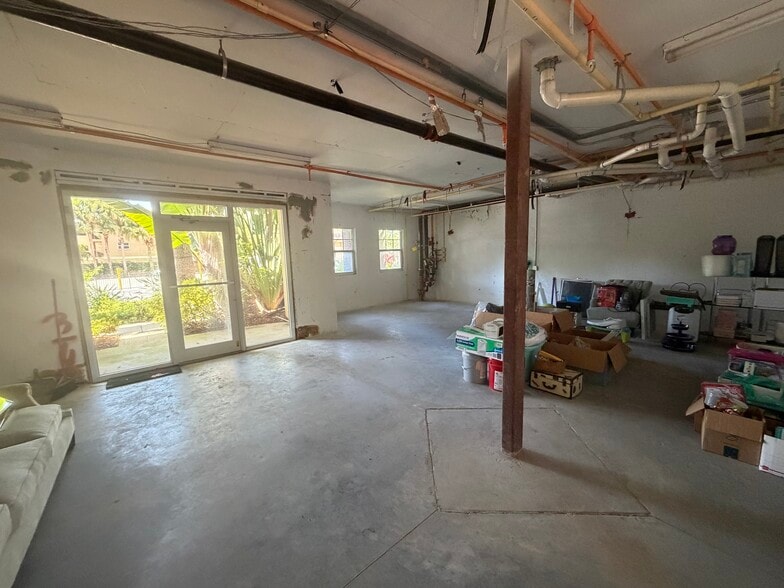 More Photos Of 1268 11th St, Sarasota Office For Sale