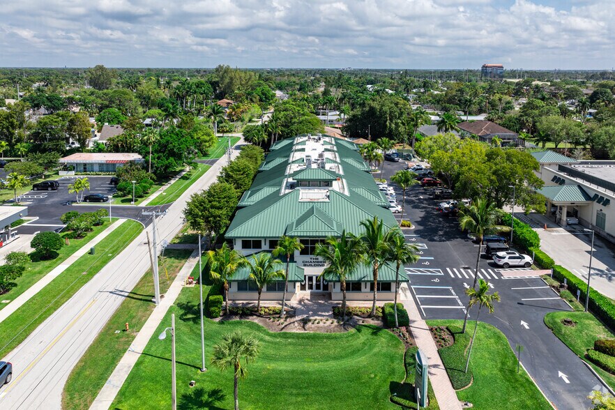 More Photos Of 2390 Tamiami Trl N, Naples Medical For Lease