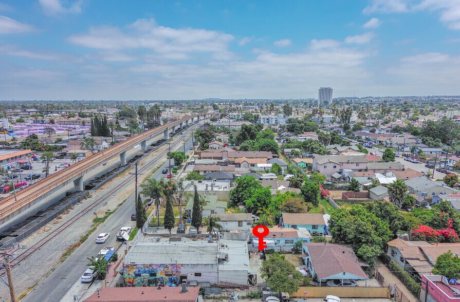 More Photos Of 1701 N Willowbrook Ave, Compton Storefront Retail Residential For Sale