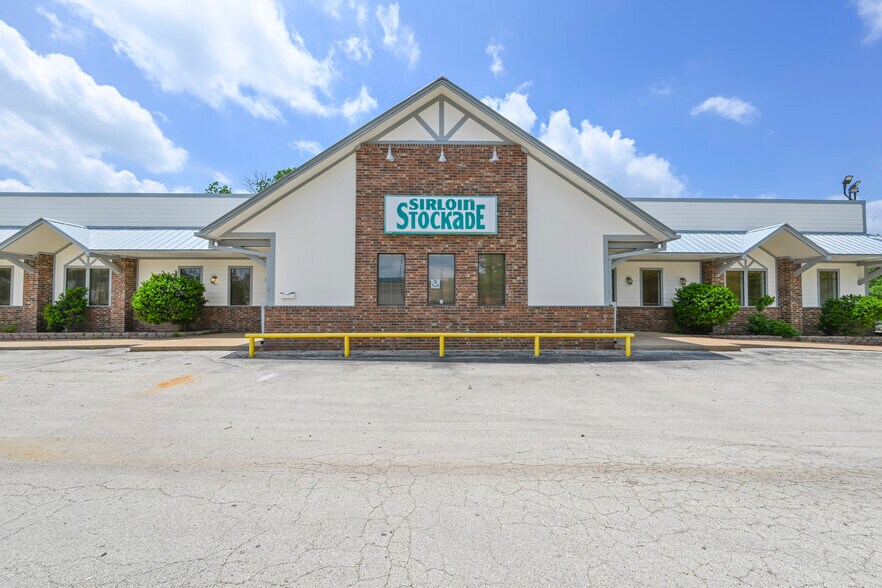 More Photos Of 2508 W 7th Ave, Corsicana Restaurant For Lease