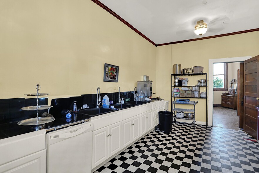 More Photos Of 111 S Walnut St, Edinburgh Theater Concert Hall For Sale