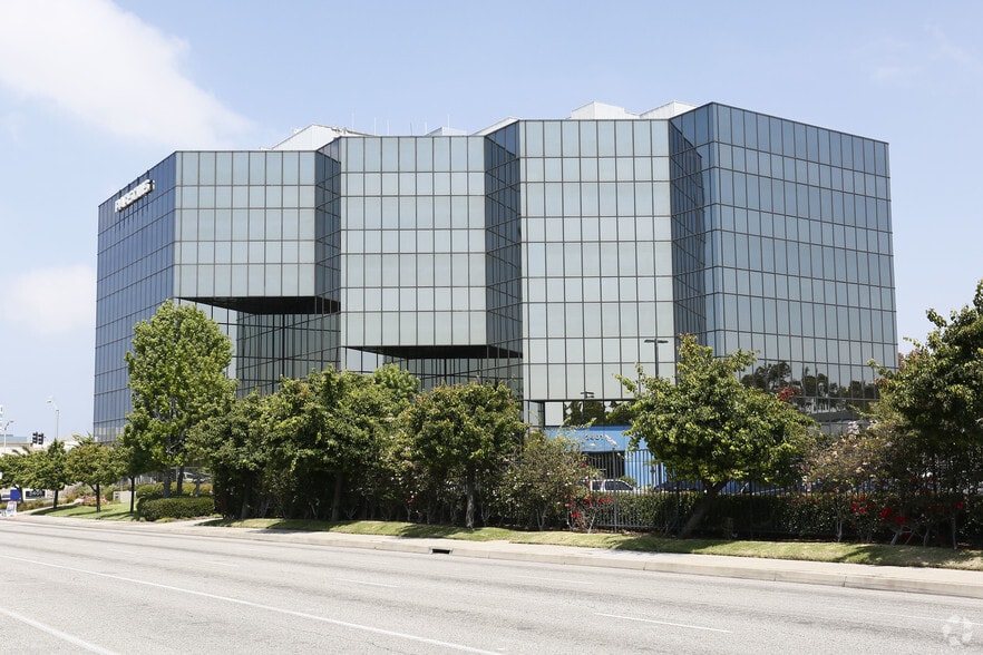 More Photos Of 2401 E El Segundo Blvd, El Segundo Office For Lease