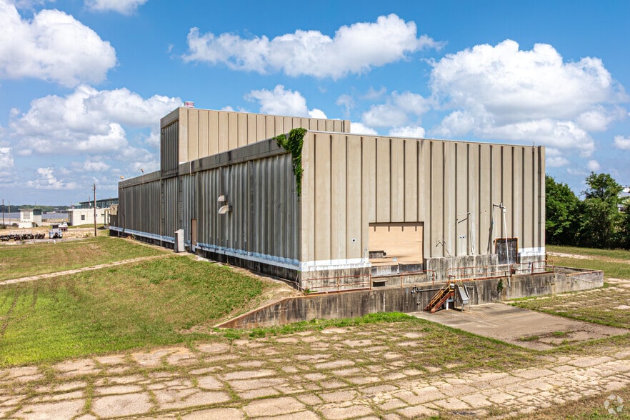 More Photos Of 185 8th St, Biloxi Warehouse For Sale