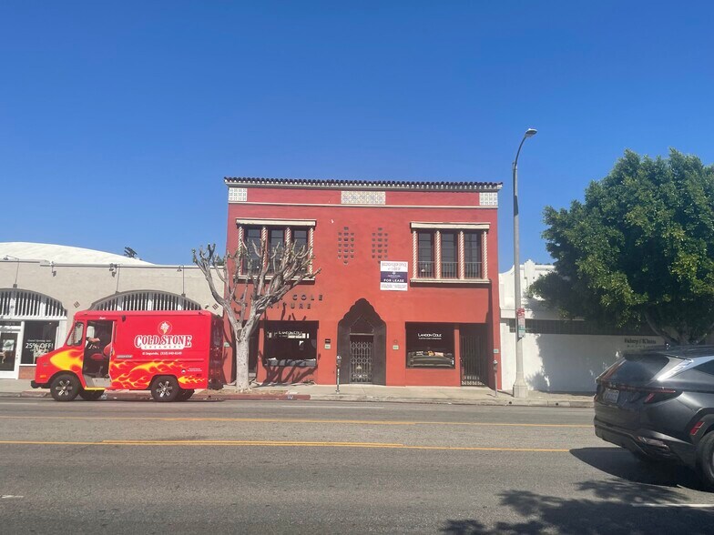 More Photos Of 152 N La Brea Ave, Los Angeles Storefront Retail Office For Lease