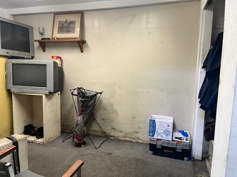 More Photos Of 2132 Dwight Way, Berkeley Auto Repair For Sale