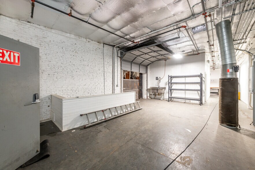 More Photos Of 197 E Jefferson Blvd, Los Angeles Warehouse For Sale