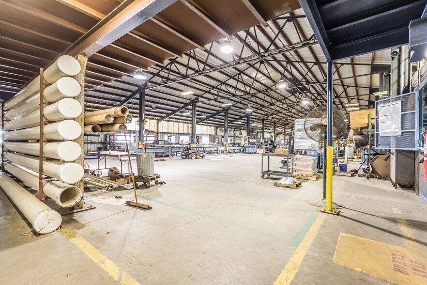More Photos Of 700 E Texas Ave, Rayne Warehouse For Sale