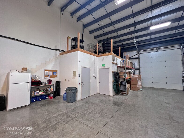 More Photos Of 63004 NE 18th St, Bend Warehouse For Lease