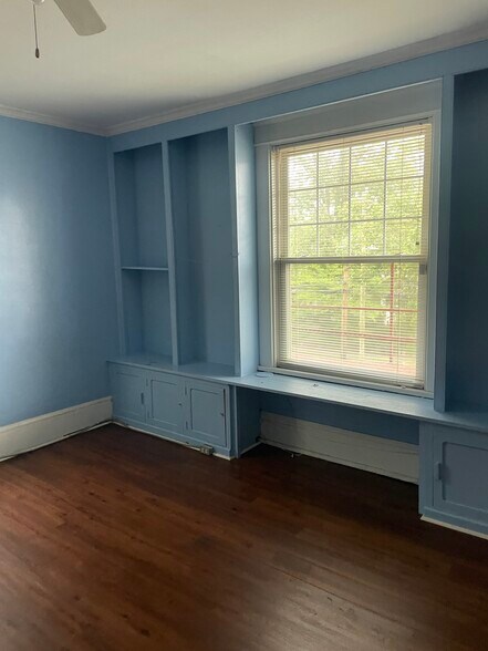 More Photos Of 1101 N Mangum St, Durham Storefront Retail Office For Lease