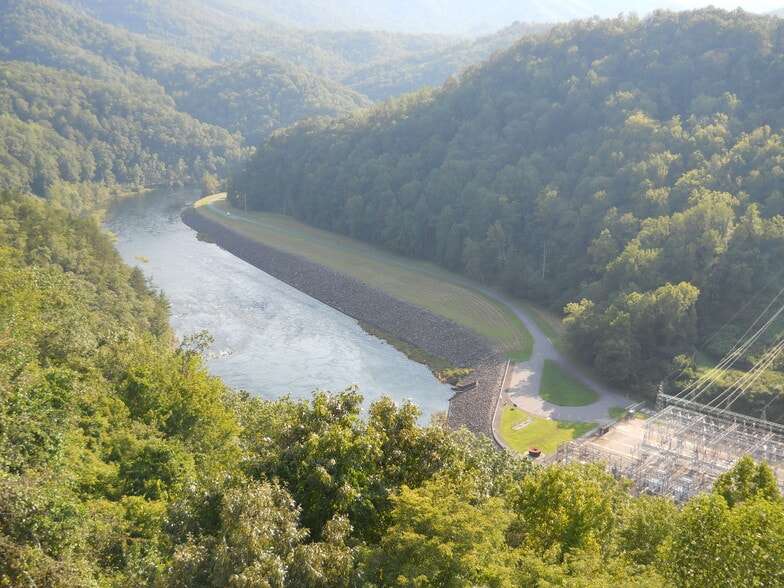 More Photos Of 290 N Main St, Robbinsville Hotel For Sale