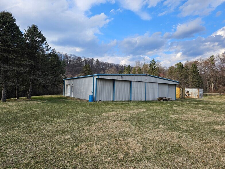 More Photos Of 351 Lower Cherry Valley Rd, Saylorsburg Airplane Hangar For Lease