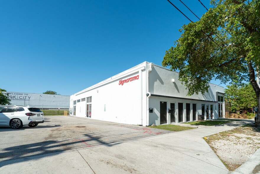 More Photos Of 6212 NE 4th Ct, Miami Storefront Retail Office For Lease