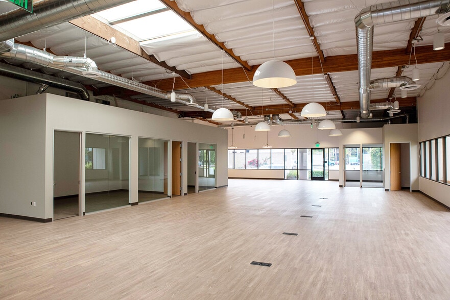 More Photos Of 2532 White Rd, Irvine Warehouse For Lease