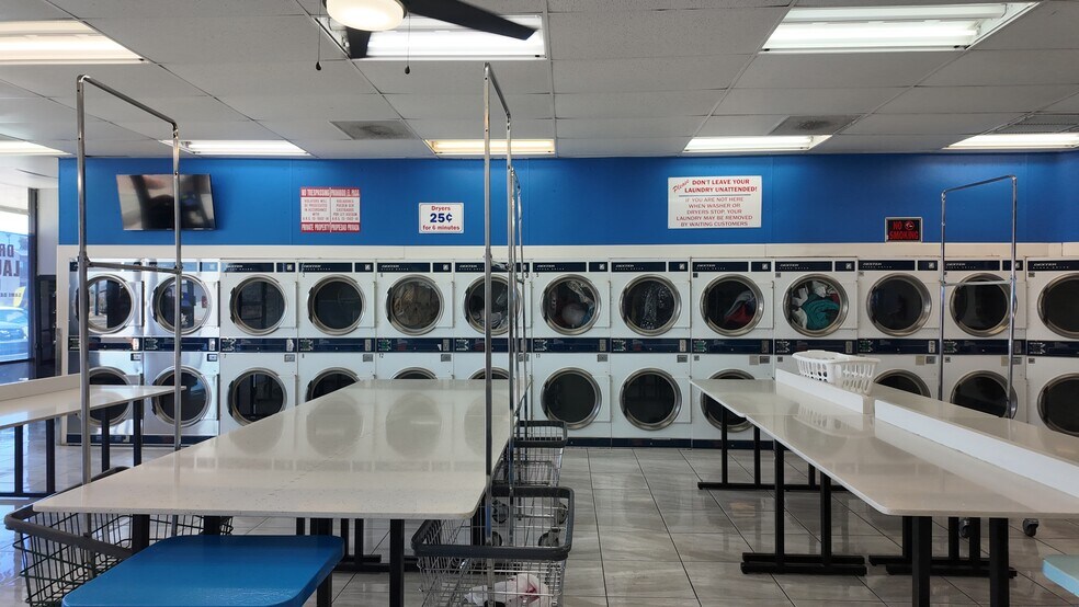 More Photos Of N 12426-12452 Dr, Phoenix General Retail For Sale