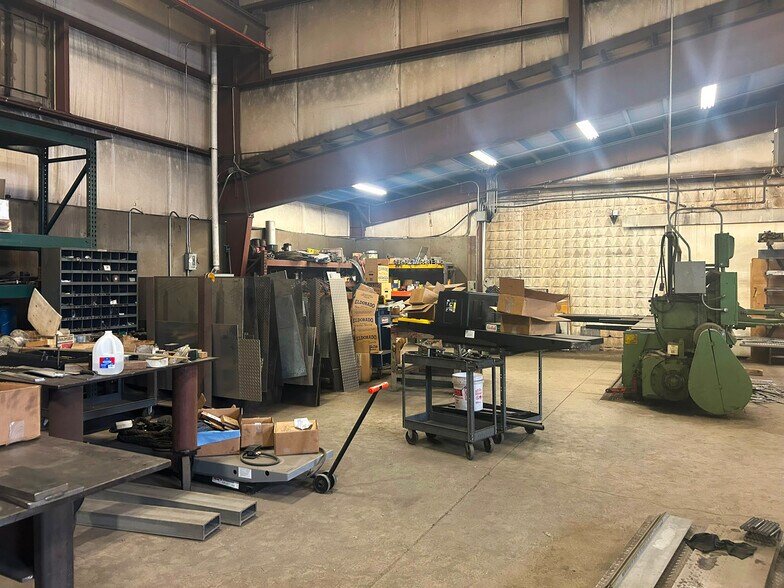 More Photos Of 5281 Lincoln St, Denver Manufacturing For Lease