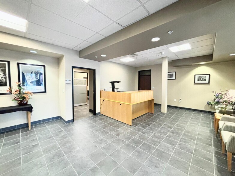 More Photos Of 1301 Poplar Dr, Medford Medical For Lease