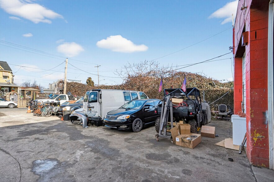 More Photos Of 6125 Tulip St, Philadelphia Auto Repair For Sale