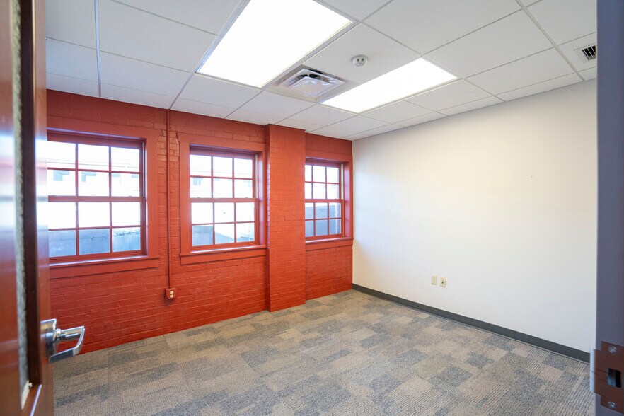 More Photos Of 100-256 Match Factory Pl, Bellefonte Medical For Lease