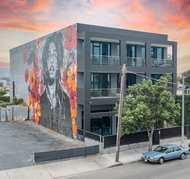 Primary Photo Of 5242 W Adams Blvd, Los Angeles Loft Creative Space For Lease