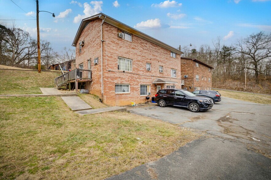 More Photos Of 908 Chadwick Dr, Kingsport Apartments For Sale