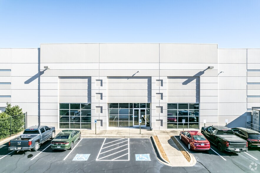 More Photos Of 9124 Polk Ln, Olive Branch Distribution For Lease