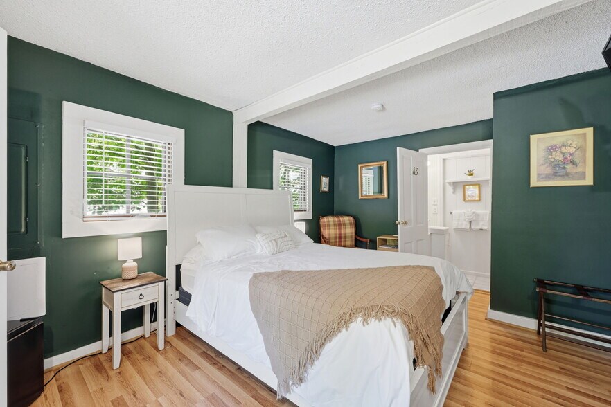 More Photos Of 508 Church St, Oriental Hospitality For Sale