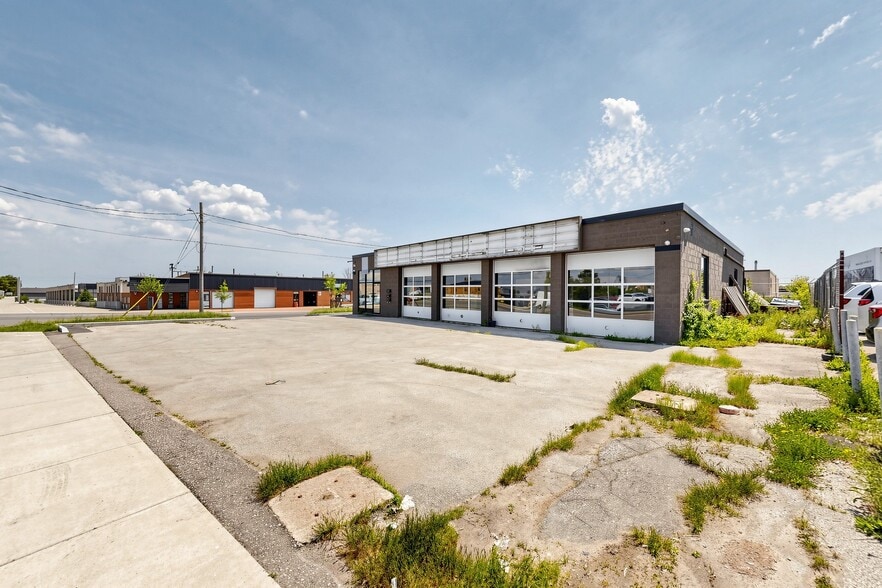 More Photos Of 1502 Speers Rd, Oakville Auto Repair For Sale