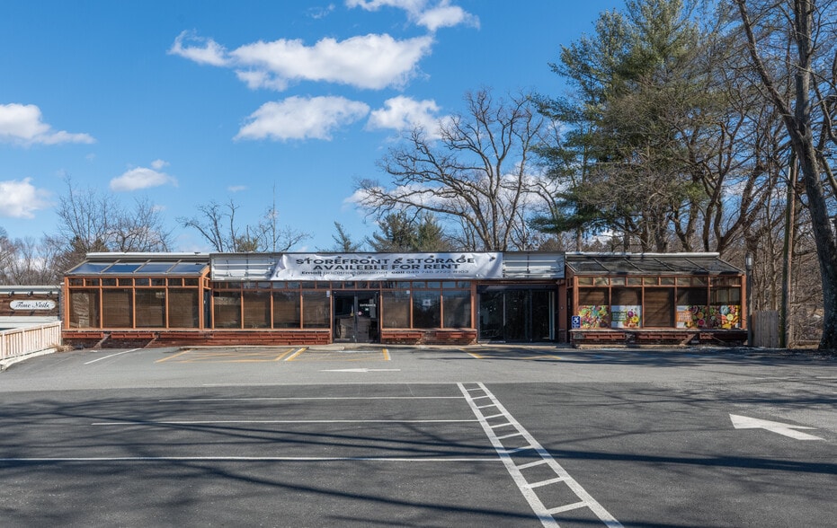 More Photos Of 306 S Main St, New City Freestanding For Lease