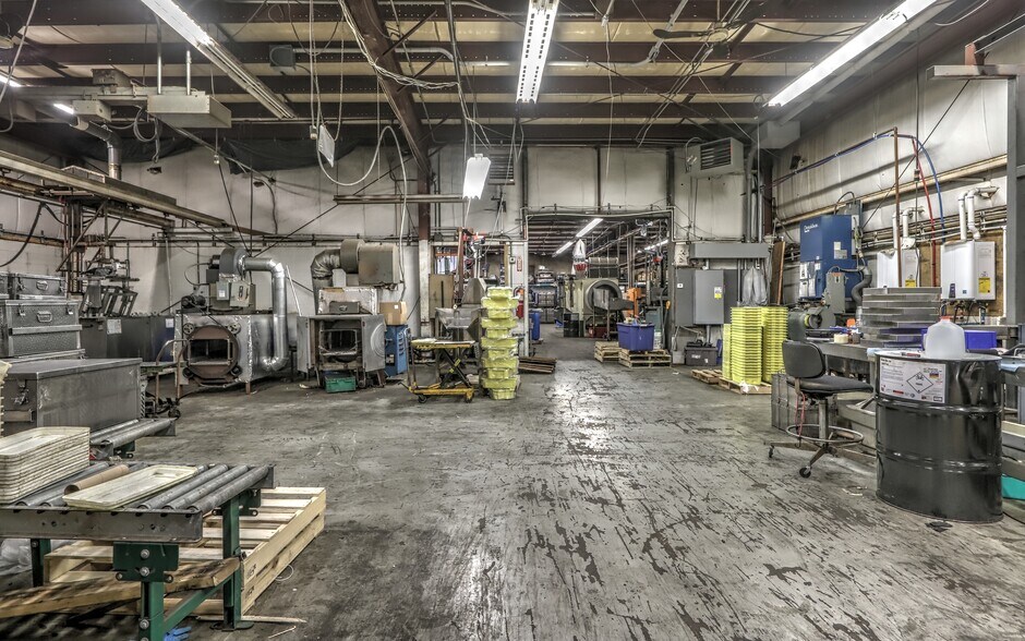 More Photos Of 15 Container Dr, Terryville Manufacturing For Sale