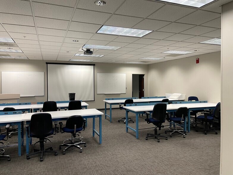 More Photos Of 901 Explorer Blvd NW, Huntsville Office For Lease