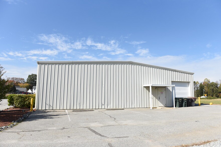 More Photos Of 3208 N Ohenry Blvd, Greensboro Health Club For Sale