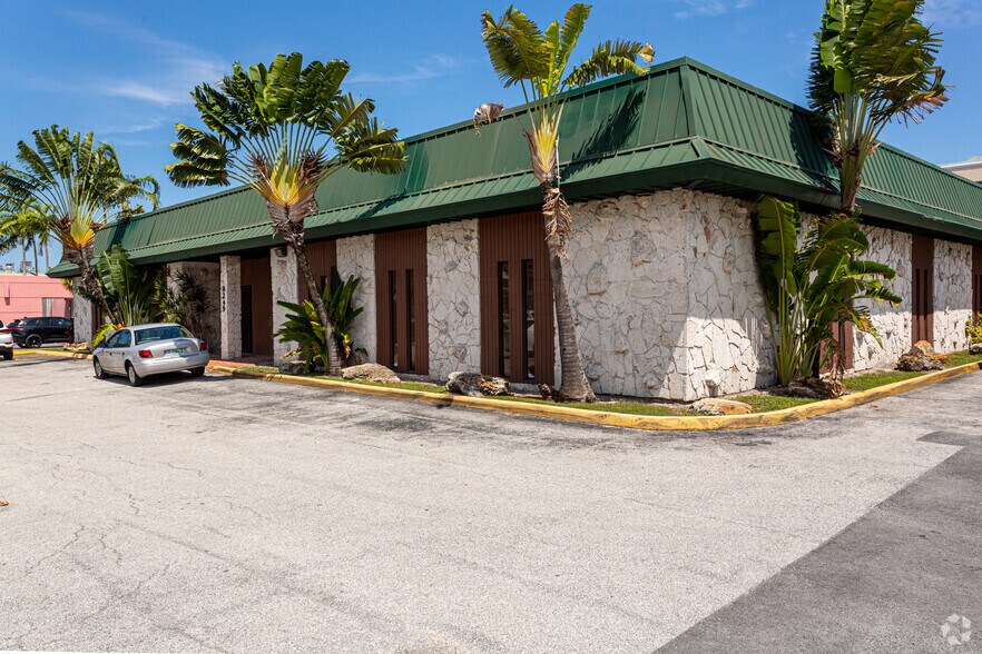 More Photos Of 8245-8249 NW 36th St, Miami Office For Lease