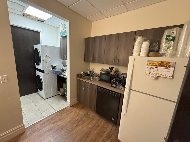 More Photos Of 8014 S 101st East Ave, Tulsa Medical For Lease