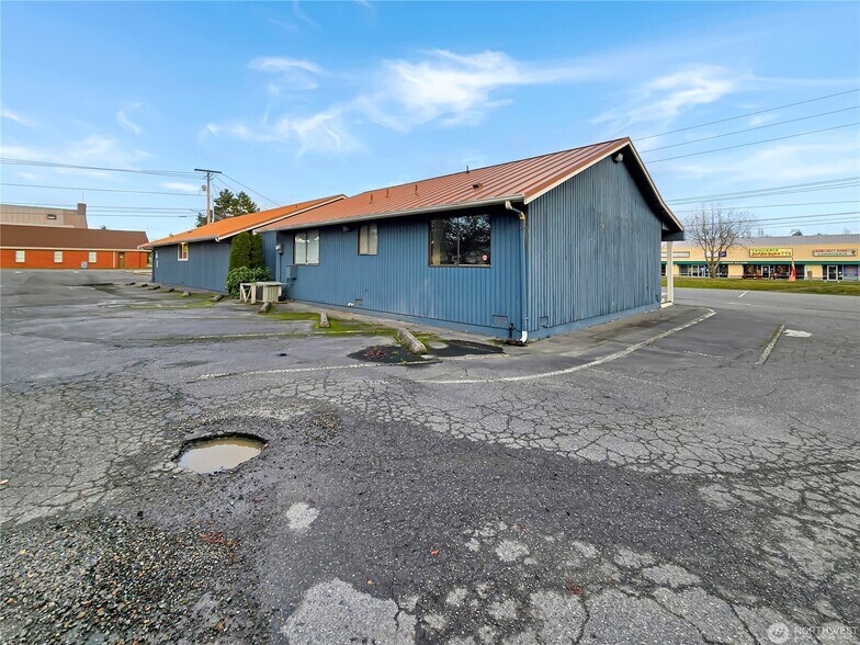 More Photos Of 31775 State Route 20, Oak Harbor Medical For Lease