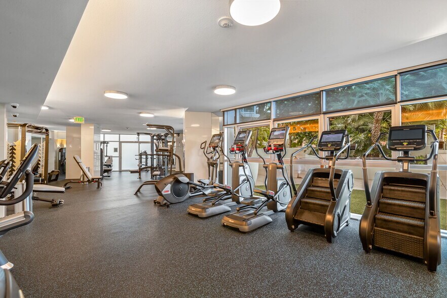 More Photos Of 13700 Marina Pointe Dr, Marina Del Rey Apartments For Sale