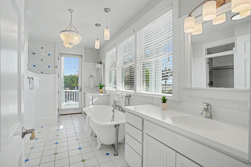 More Photos Of 8 Sandlewood Ct, Tybee Island Specialty For Sale