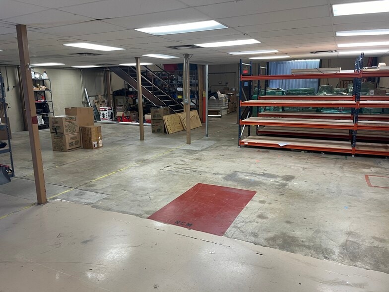 More Photos Of 8175 E 46th St, Tulsa Manufacturing For Sale